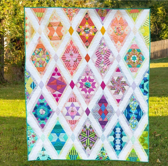 Queen of Diamonds Paper and Acrylic Set