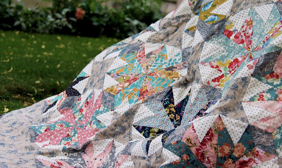 Rose Garden Quilt Pattern Set – Strawberry Quiltcake