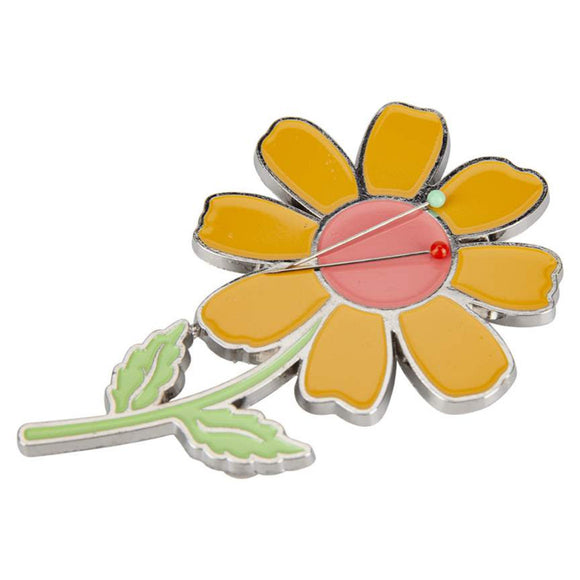 Prim Flower Enamel Needle Minder by Lori Holt of Bee in my Bonnet